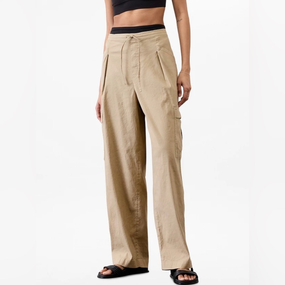 New Athleta Paradise Mid Rise Straight Leg Cargo Pant Small